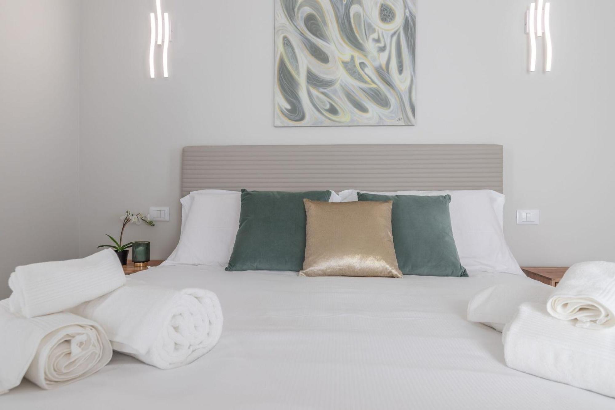 Italian Experience-Suite Ateneo Pavia Esterno foto
